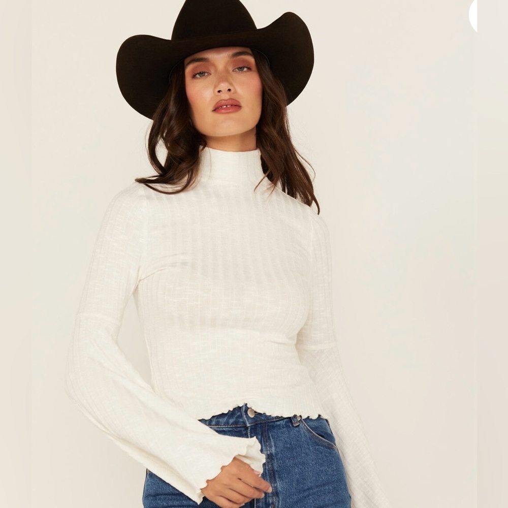 SHYANNE🤍TOP
